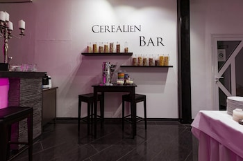 Hotel Ruhen 24-Hour Check-In, Free Parking, Guest Kitchen,,0 star