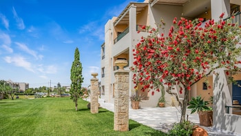 golden bay apartments garden haven