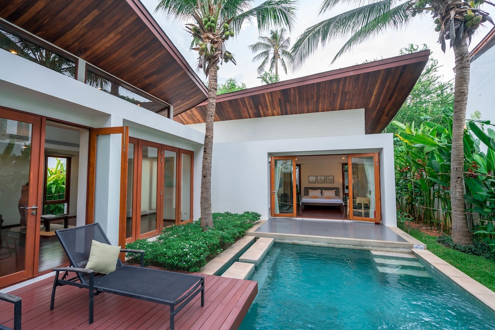 pran a luxe exclusive pool villa