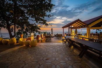 alcove resort
