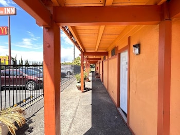 Carquinez Inn Vallejo I 80 Near Napa Valley,,3 star