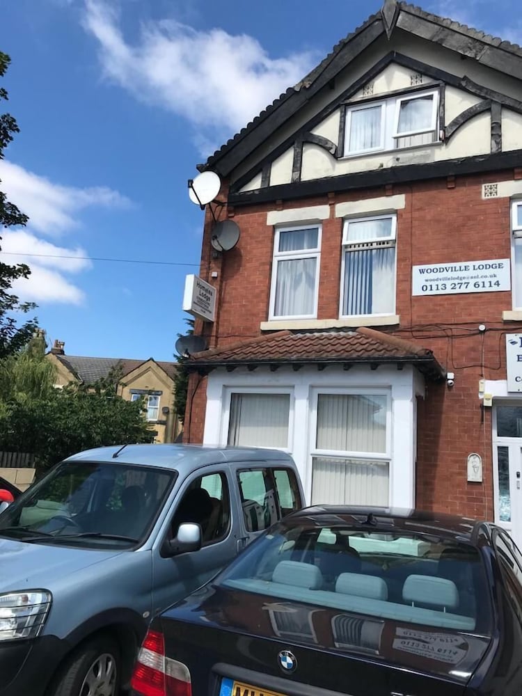 woodville lodge leeds free parking direct bus to city centre