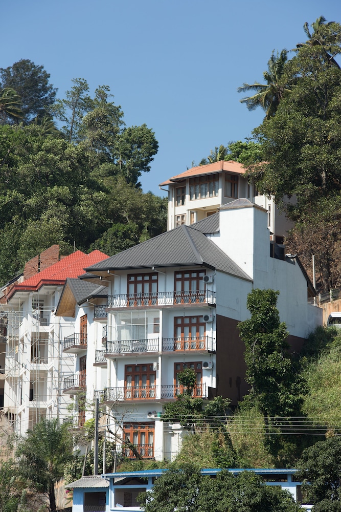 serene grand villa