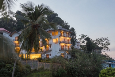 Serene Grand Villa,Nuwara Eliya>>Kandy,4 star