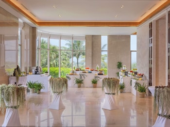 movenpick resort cam ranh