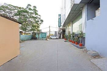 the dcapitol delhi international airport