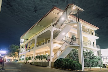 Kingsley's Hotel And Gastro Pub,Angeles City>>Angeles,3 star