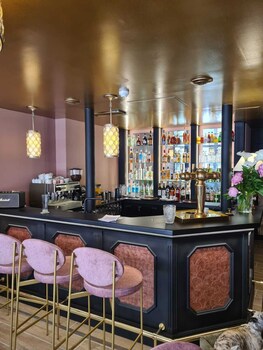Logis Hotel Le Boudoir,,3 star