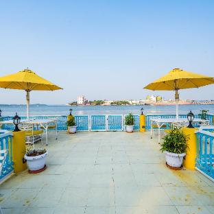 bloom boutique waterfront fort kochi