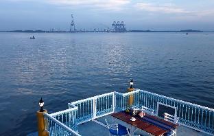 bloom boutique waterfront fort kochi