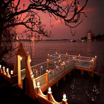 bloom boutique waterfront fort kochi