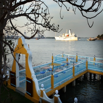 bloom boutique waterfront fort kochi