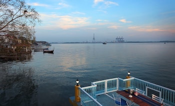 bloom boutique waterfront fort kochi