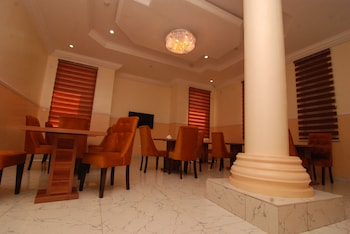 fisher suites and apartments