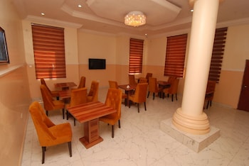 fisher suites and apartments