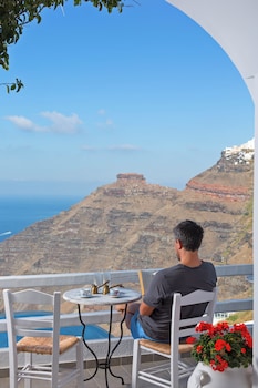 helestia pocket hotel caldera santorini