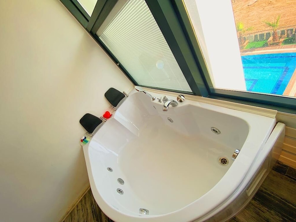 luna mare resort hotel