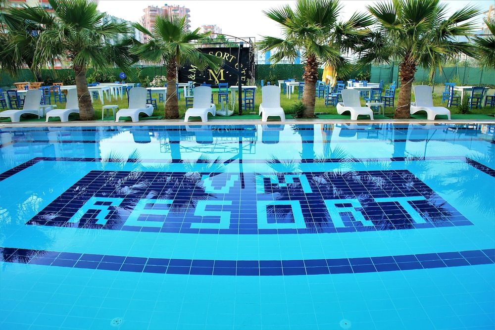 luna mare resort hotel