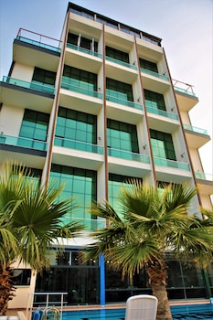 luna mare resort hotel