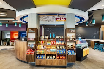tru by hilton charleston airport