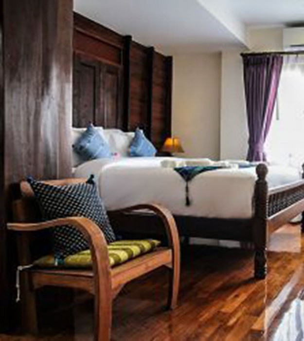 rustic river boutique