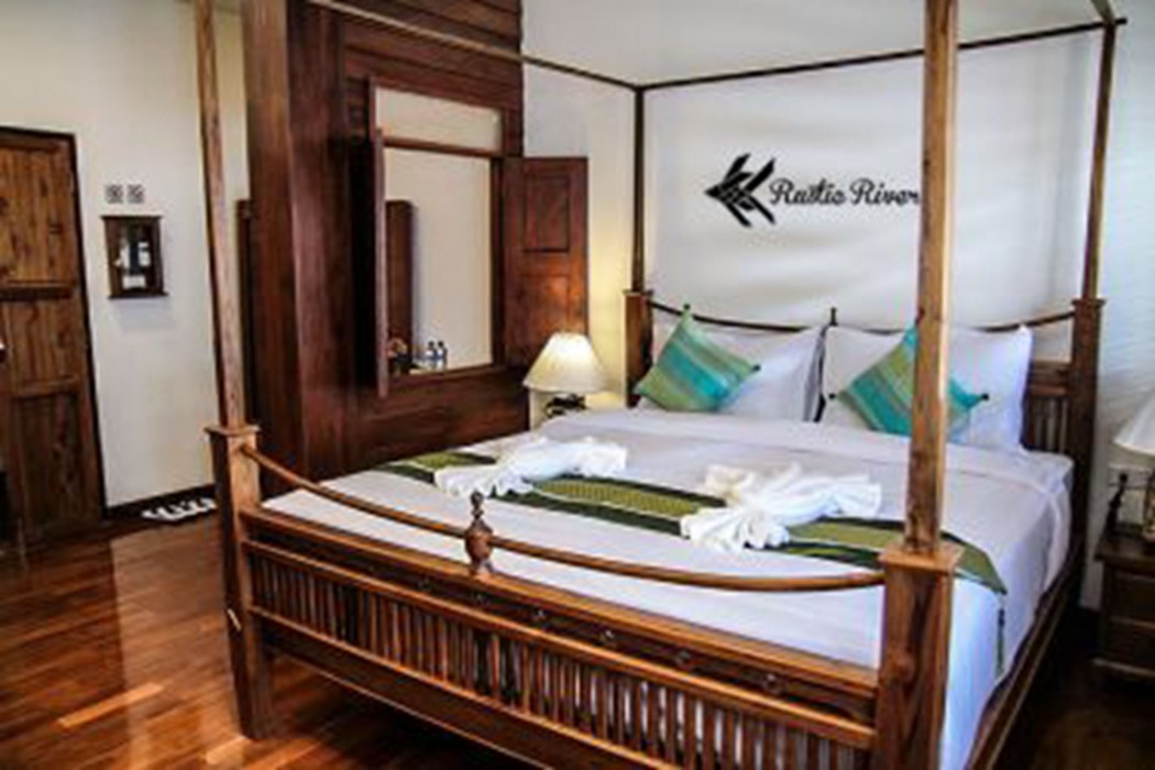 rustic river boutique