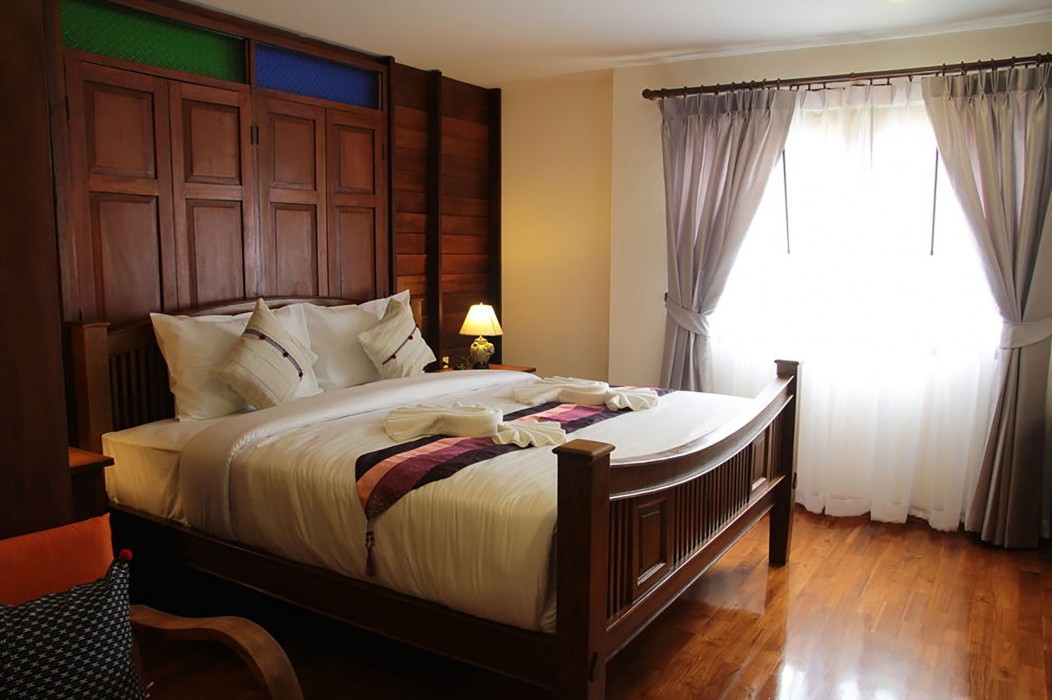 rustic river boutique