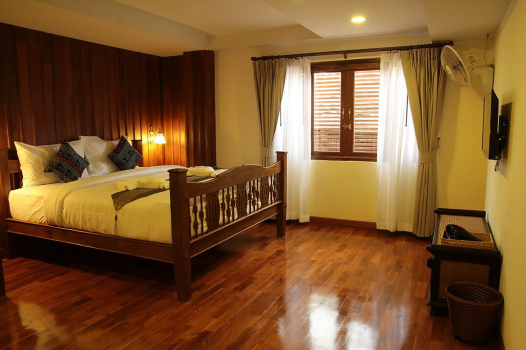 rustic river boutique