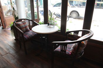 rustic river boutique