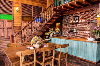 rustic river boutique