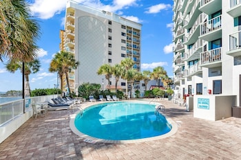 breakers boutique condos oceanfront