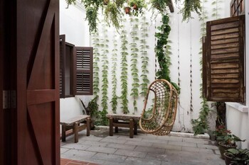 rope walk guesthouse hostel