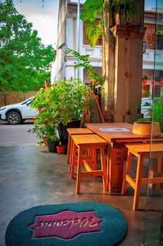 rope walk guesthouse hostel