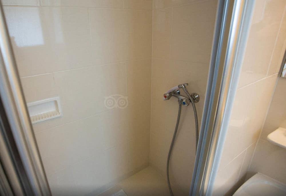 hotel tiquetonne