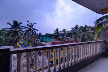 om ganesh guest house cliffside