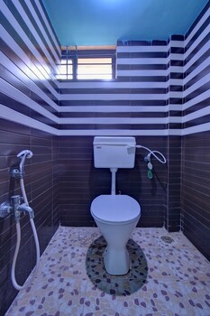 om ganesh guest house cliffside