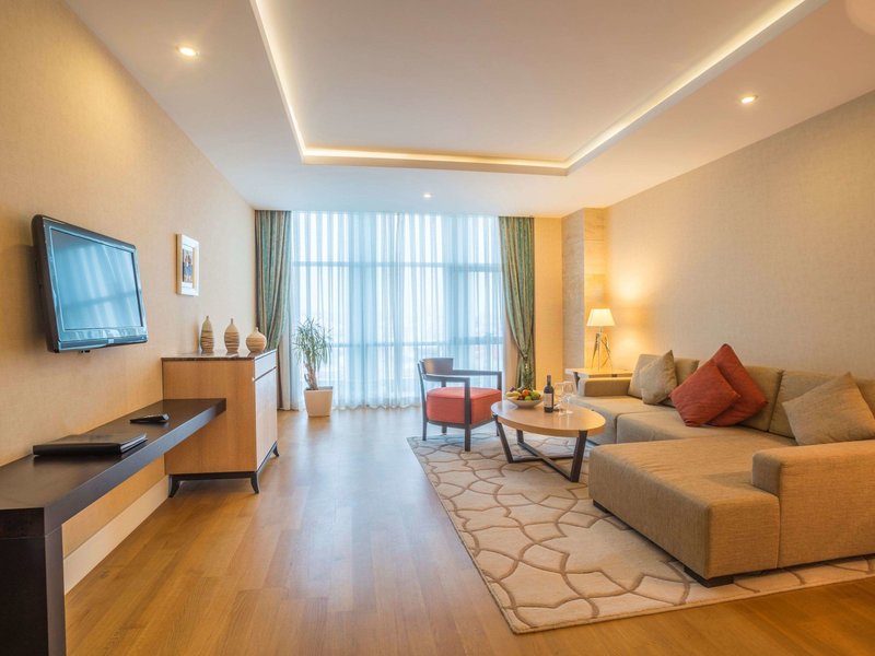 pullman baku