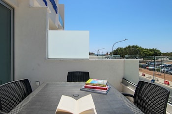 Phaedrus Living: Seaside Luxury Flat Harbour 109,,3 star