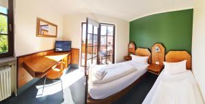 hauser der villa italia