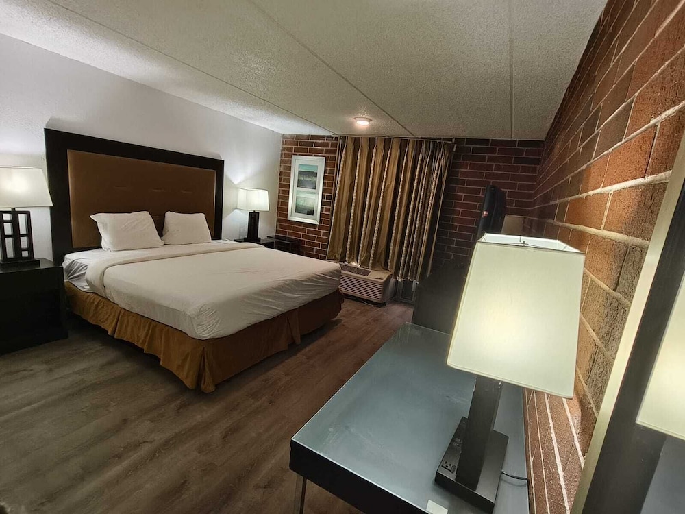 plaza hotel by oyo calumet park near alsip i 57