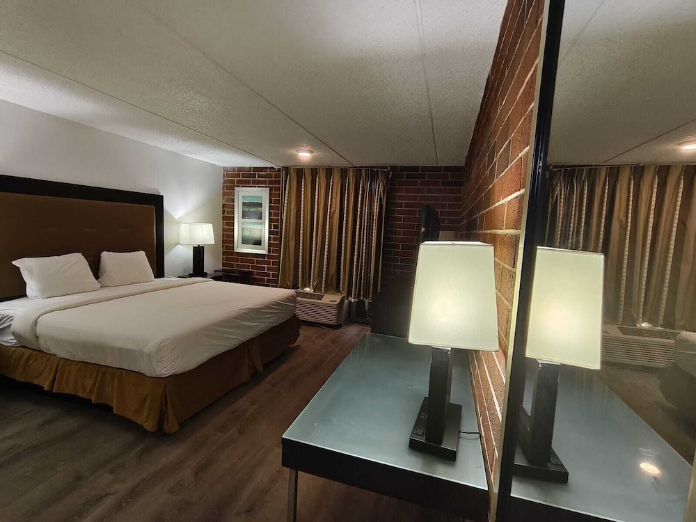plaza hotel by oyo calumet park near alsip i 57