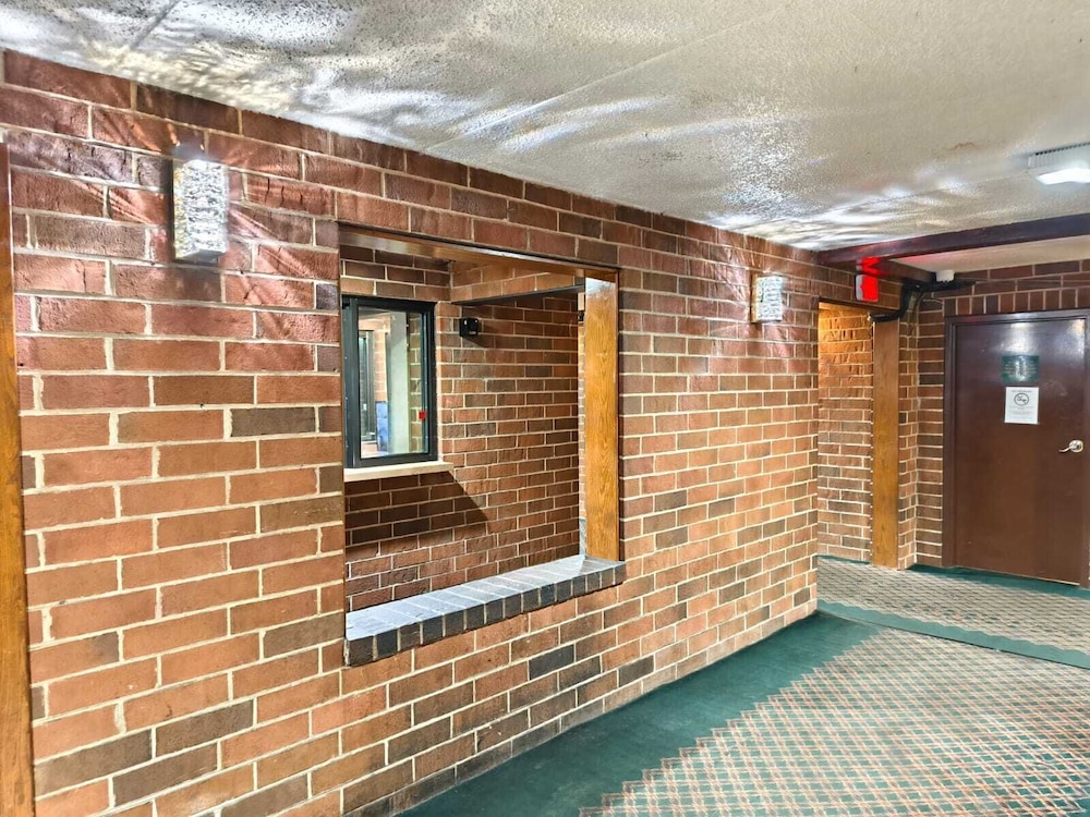 plaza hotel by oyo calumet park near alsip i 57