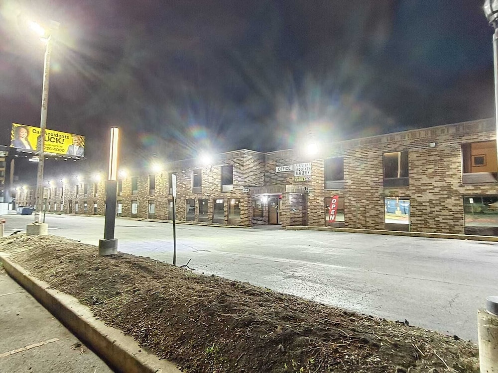 plaza hotel by oyo calumet park near alsip i 57