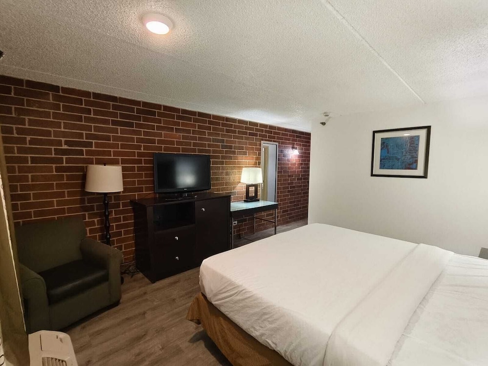 plaza hotel by oyo calumet park near alsip i 57