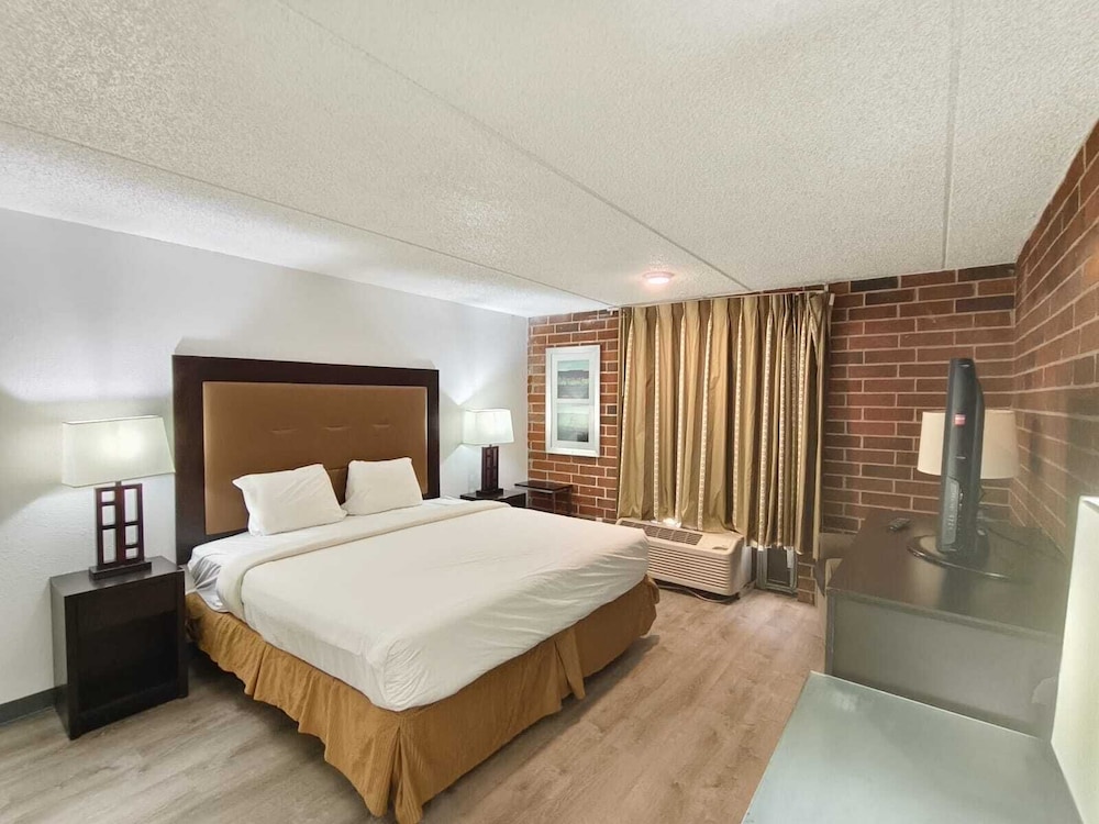 plaza hotel by oyo calumet park near alsip i 57
