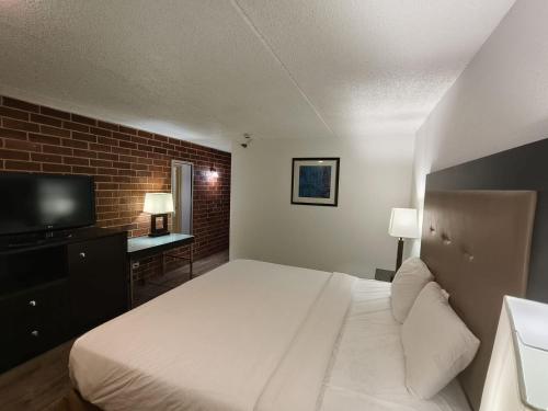 plaza hotel by oyo calumet park near alsip i 57