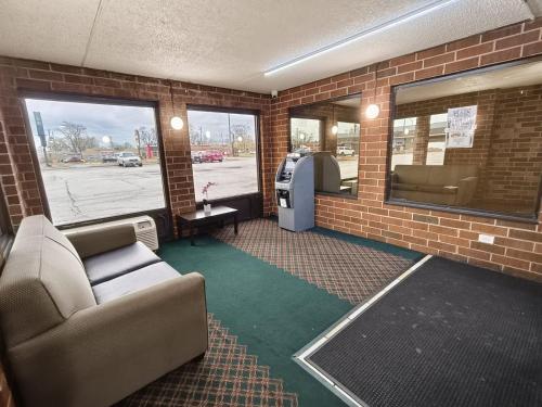 plaza hotel by oyo calumet park near alsip i 57