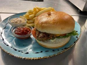 Masonic Hotel,Oakura>>New Plymouth,3 star