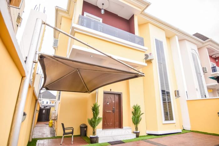 executive 4 bedroom house