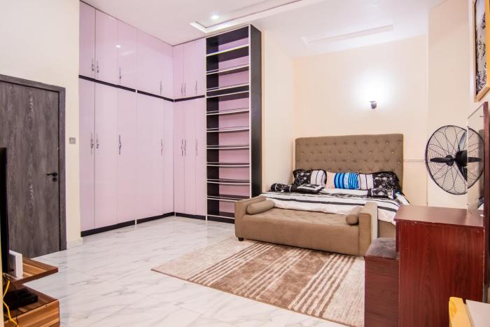 executive 4 bedroom house
